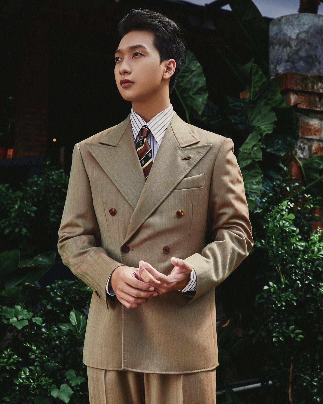 Suit Brown Aaron CEO — toàn thân